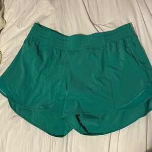 EUC 4 inch hotty hot shorts